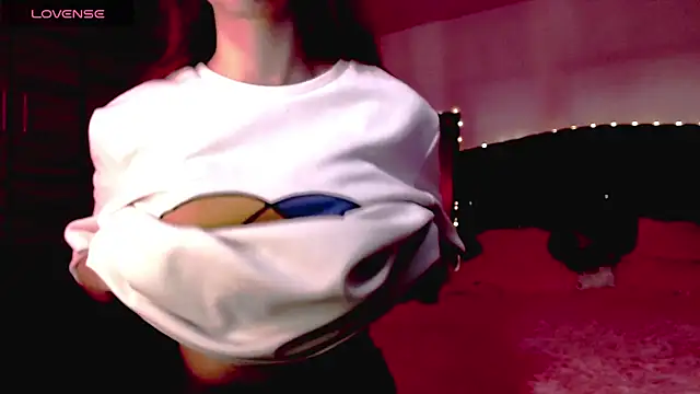 holy juli online show from November 2025 12:27:01 PM