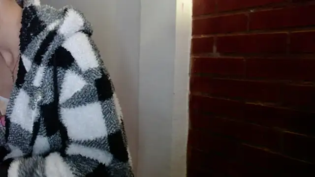 holy juli online show from March 2026 02:49:01 AM