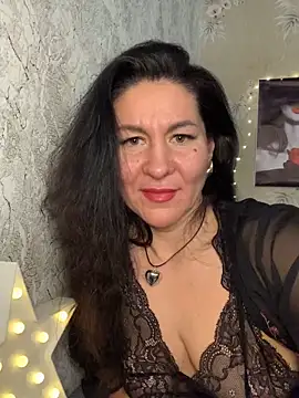 Snapshot of Tina_Moretti chatting on February 2025 12:38:02 AM Tina Moretti online show from February 2025 12:38:02 AM