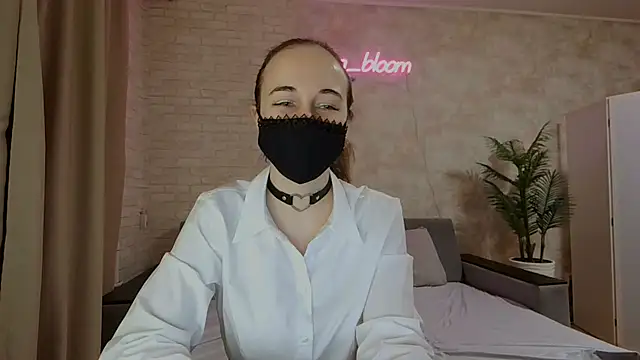 Snapshot of Anika_bloom chatting on February 2025 09:41:02 PM Anika bloom online show from February 2025 09:41:02 PM