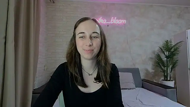 Snapshot of Anika_bloom chatting on February 2025 05:35:02 AM Anika bloom online show from February 2025 05:35:02 AM