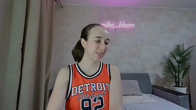Snapshot of Anika_bloom chatting on February 2025 04:32:02 AM Anika bloom online show from February 2025 04:32:02 AM