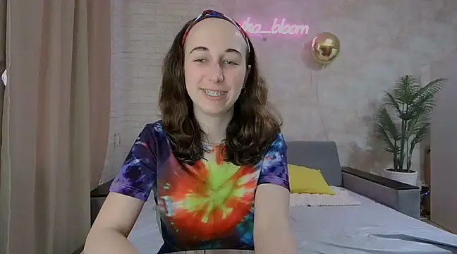 Snapshot of Anika_bloom chatting on February 2025 07:26:02 AM Anika bloom online show from February 2025 07:26:02 AM