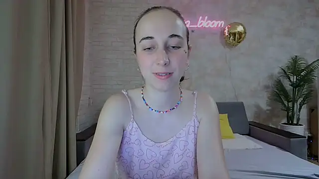 Snapshot of Anika_bloom chatting on February 2025 07:52:02 PM Anika bloom online show from February 2025 07:52:02 PM