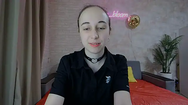 Snapshot of Anika_bloom chatting on February 2025 11:04:01 PM Anika bloom online show from February 2025 11:04:01 PM