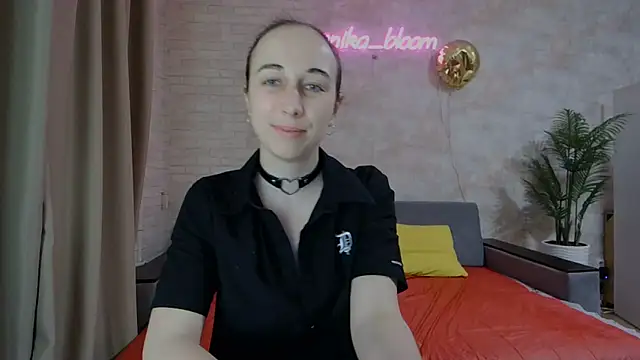 Snapshot of Anika_bloom chatting on February 2025 02:08:02 AM Anika bloom online show from February 2025 02:08:02 AM