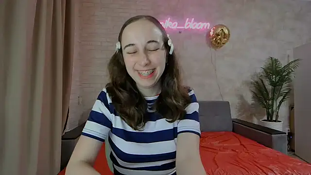 Snapshot of Anika_bloom chatting on February 2025 08:36:01 PM Anika bloom online show from February 2025 08:36:01 PM