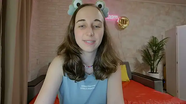 Snapshot of Anika_bloom chatting on March 2025 05:33:02 AM Anika bloom online show from March 2025 05:33:02 AM