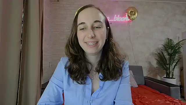 Snapshot of Anika_bloom chatting on March 2025 08:13:02 AM Anika bloom online show from March 2025 08:13:02 AM