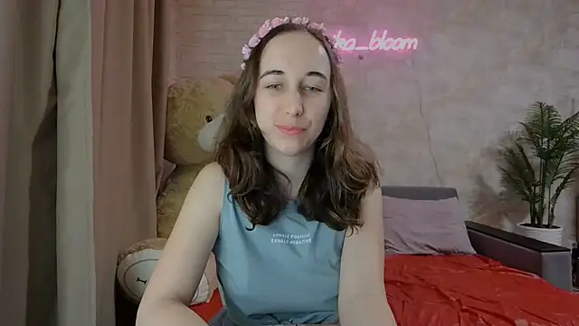 Snapshot of Anika_bloom chatting on March 2025 08:10:01 PM Anika bloom online show from March 2025 08:10:01 PM