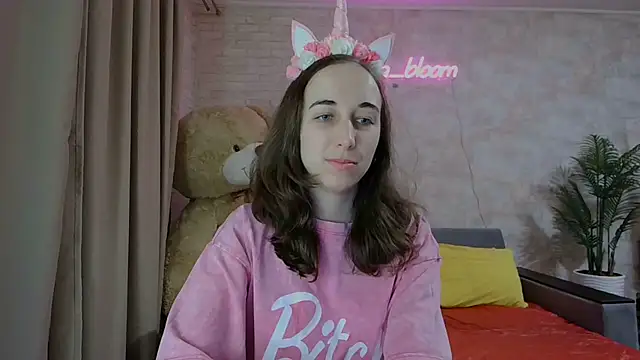 Snapshot of Anika_bloom chatting on March 2025 08:54:01 PM Anika bloom online show from March 2025 08:54:01 PM