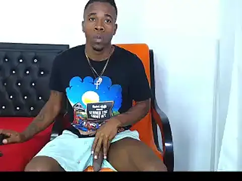 Snapshot of Damian_hart_24CM chatting on March 2025 12:56:02 PM Damian hart 24CM online show from March 2025 12:56:02 PM