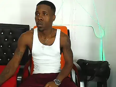 Snapshot of Damian_hart_24CM chatting on November 2025 01:18:01 AM Damian hart 24CM online show from November 2025 01:18:01 AM