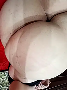 Snapshot of May_Ar chatting on November 2025 02:37:02 AM May Ar online show from November 2025 02:37:02 AM