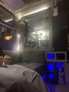 DirkD916 online show from October 2025 04:30:01 PM