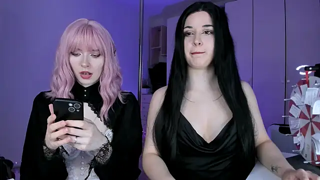 mollyposhh online show from July 2026 07:16:01 PM
