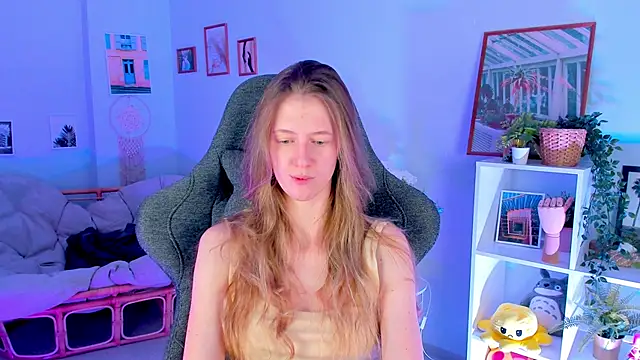 Sharon Evansi online show from March 2025 06:16:01 PM