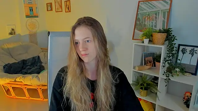 Sharon Evansi online show from March 2025 12:11:02 PM