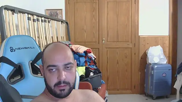 chicomallorca96 online show from June 2026 04:33:01 PM