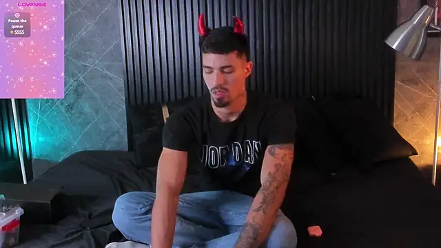 Snapshot of Duriel_ chatting on January 2025 02:03:02 PM Duriel  online show from January 2025 02:03:02 PM