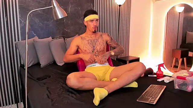 Snapshot of Duriel_ chatting on March 2025 12:33:02 PM Duriel  online show from March 2025 12:33:02 PM