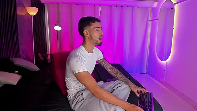 Duriel  online show from December 2025 12:54:01 PM