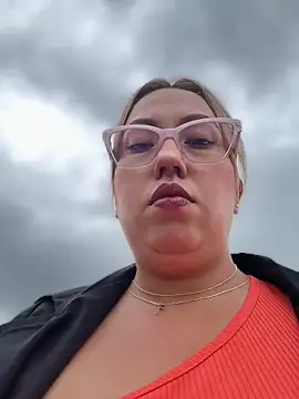 Snapshot of VIOLETA-25_ chatting on May 2026 03:06:01 PM VIOLETA-25 online show from May 2026 03:06:01 PM