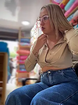 Snapshot of VIOLETA-25_ chatting on July 2026 03:56:01 PM VIOLETA-25 online show from July 2026 03:56:01 PM