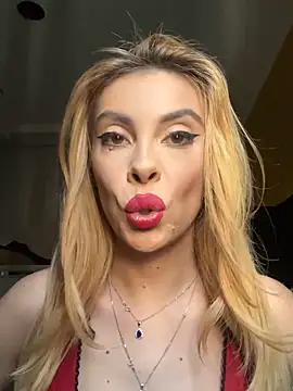 Snapshot of LaraAddison chatting on February 2025 09:34:02 AM LaraAddison online show from February 2025 09:34:02 AM