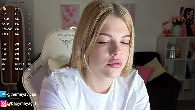 Snapshot of Maya_Rave chatting on November 2025 03:49:01 AM Maya Rave online show from November 2025 03:49:01 AM