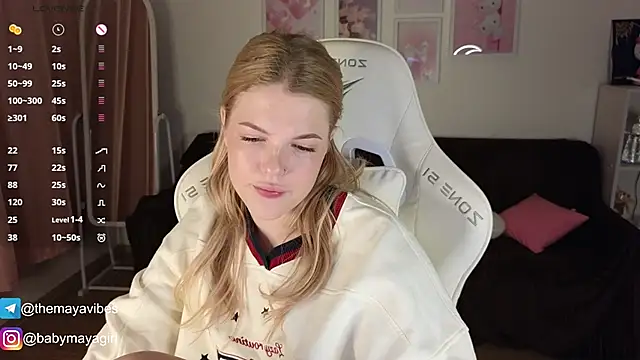 Snapshot of Maya_Rave chatting on November 2025 04:07:01 AM Maya Rave online show from November 2025 04:07:01 AM