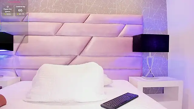 ChloeTayylor  online show from November 2025 08:09:02 PM