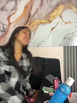 bonnie 18x online show from December 2025 08:16:02 PM