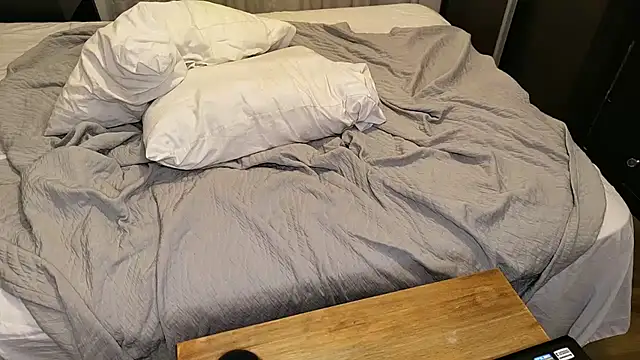 Snapshot of M1lfa chatting on December 2024 07:54:01 PM M1lfa online show from December 2024 07:54:01 PM