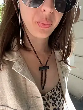 Snapshot of M1lfa chatting on December 2024 03:33:02 PM M1lfa online show from December 2024 03:33:02 PM