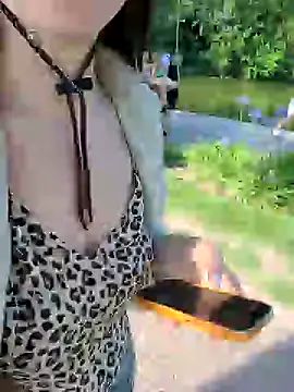 Snapshot of M1lfa chatting on December 2024 08:36:01 PM M1lfa online show from December 2024 08:36:01 PM