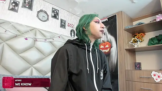 Snapshot of Im_gaia chatting on October 2025 12:44:02 PM Im gaia online show from October 2025 12:44:02 PM