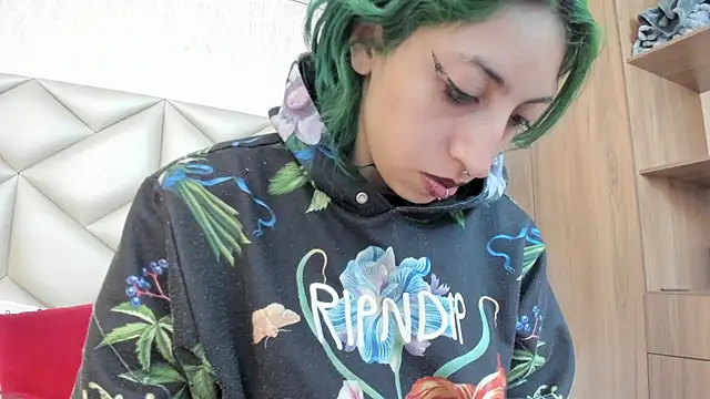 Snapshot of Im_gaia chatting on November 2025 12:34:01 PM Im gaia online show from November 2025 12:34:01 PM