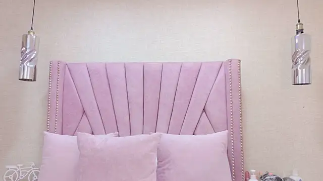 HazelMoret online show from September 2025 11:46:02 AM