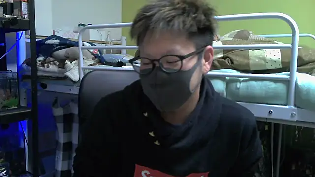 Snapshot of Owl1216 chatting on February 2025 01:53:02 PM Owl1216 online show from February 2025 01:53:02 PM