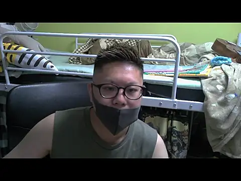 Snapshot of Owl1216 chatting on October 2025 01:13:01 PM Owl1216 online show from October 2025 01:13:01 PM