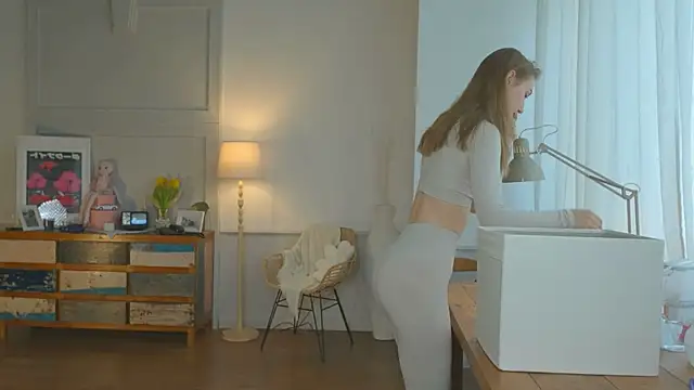 Snapshot of solar_bella chatting on February 2025 02:24:01 PM solar bella online show from February 2025 02:24:01 PM