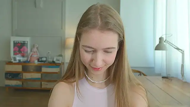 Snapshot of solar_bella chatting on February 2025 11:01:02 AM solar bella online show from February 2025 11:01:02 AM