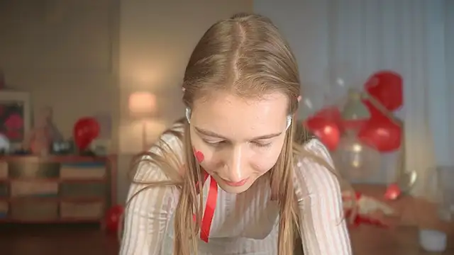 Snapshot of solar_bella chatting on February 2025 03:05:01 PM solar bella online show from February 2025 03:05:01 PM