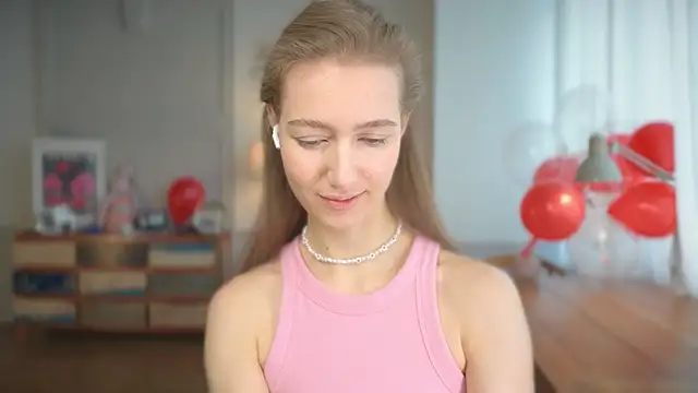 Snapshot of solar_bella chatting on February 2025 09:46:02 AM solar bella online show from February 2025 09:46:02 AM