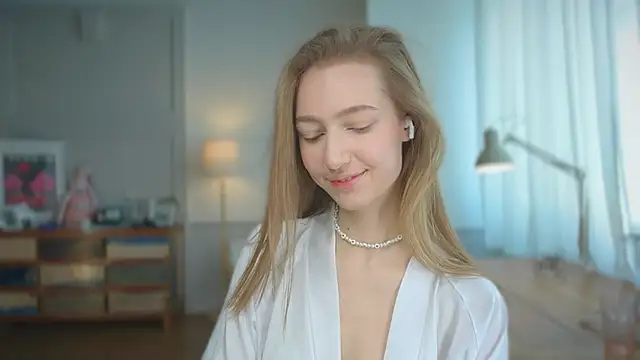 Snapshot of solar_bella chatting on February 2025 10:37:02 AM solar bella online show from February 2025 10:37:02 AM