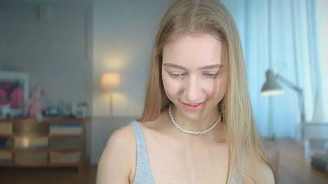 Snapshot of solar_bella chatting on March 2025 07:42:02 AM solar bella online show from March 2025 07:42:02 AM