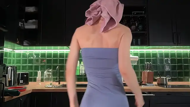 Snapshot of solar_bella chatting on February 2026 04:27:02 AM solar bella online show from February 2026 04:27:02 AM