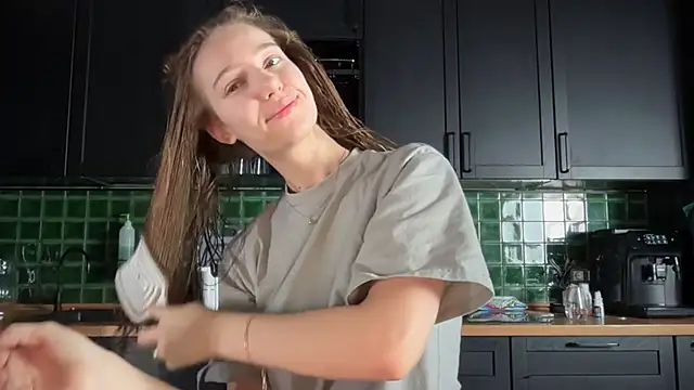 Snapshot of solar_bella chatting on February 2026 04:33:02 AM solar bella online show from February 2026 04:33:02 AM