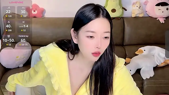 Yilin1999 online show from February 2025 05:40:01 PM